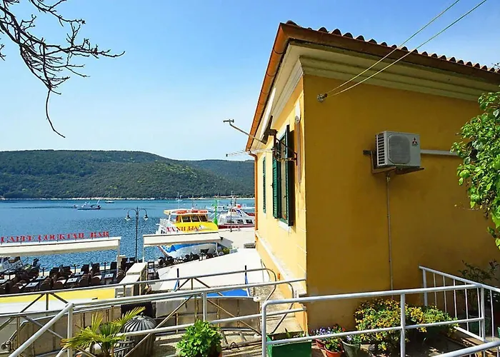 Comfort Rajan In Apartamento